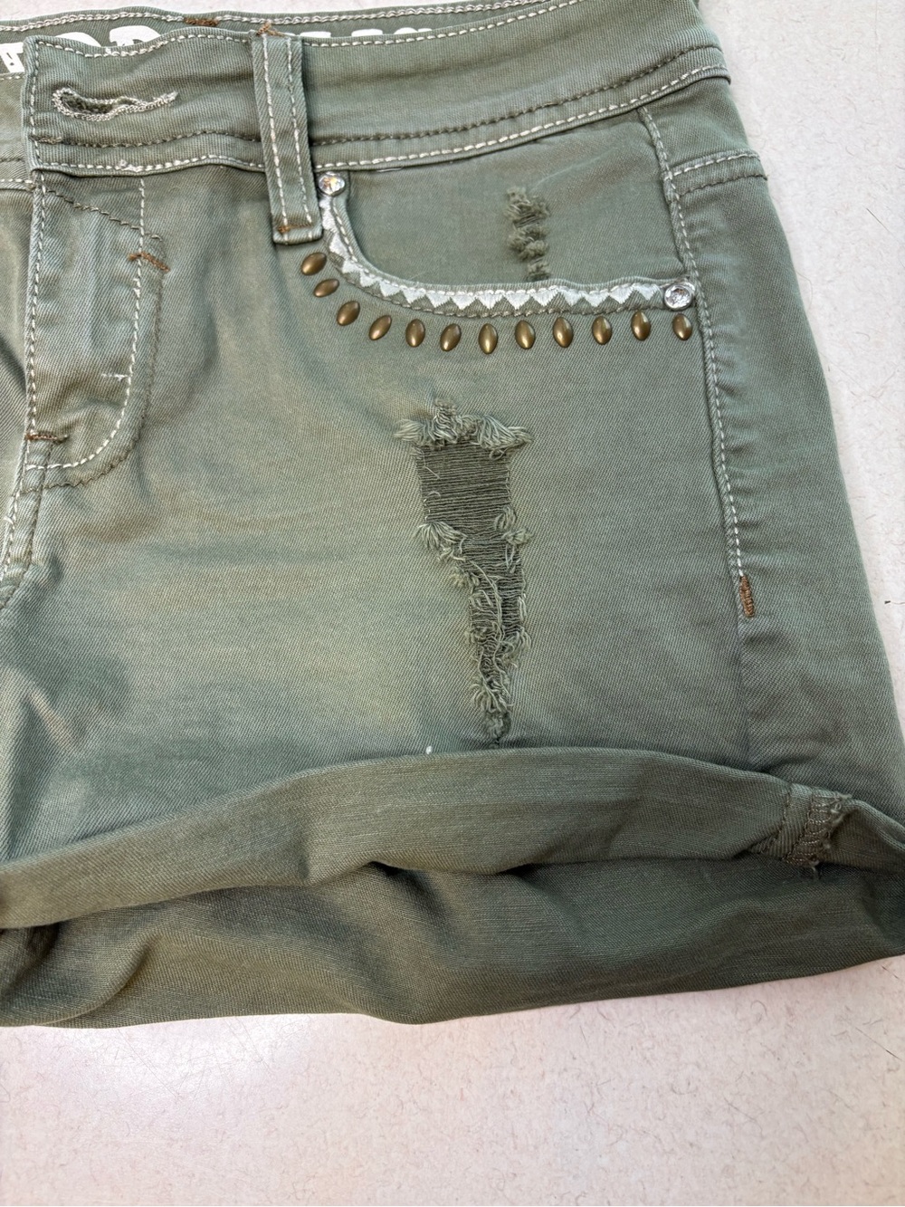 Women’s 2 Pair Hydraulic Brand Denim Shorts Size 3/4 - Picture 3 of 16
